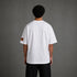 Wit oversized boxy T-shirt met effen achterkant en klein label op mouw