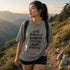 Asfaltgrijs oversized T-shirt met witte tekstprint 'well behaved women…make history'