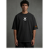 Zwart t-shirt met voorlogo 'fit your code' en kleine badge op zoom rechts.