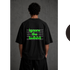 Zwart t-shirt met grote tekstprint op de rug