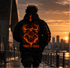 Zwarte oversized hoodie met grote vlammenprint op de rug en rode tekst opzij